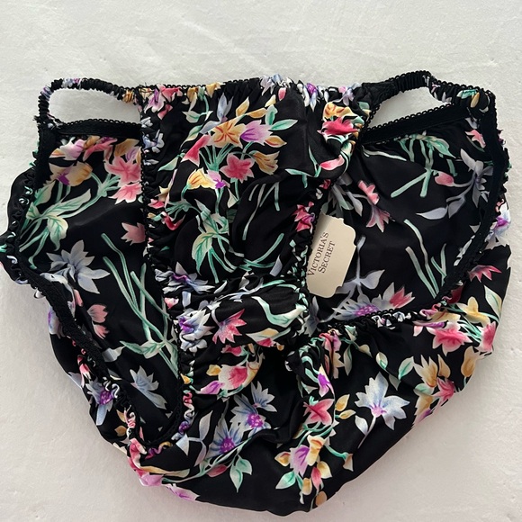 Vintage VICTORIA’S SECRET Gold Label 100% Silk Floral Bra and Panty Set Size M - Picture 3 of 7